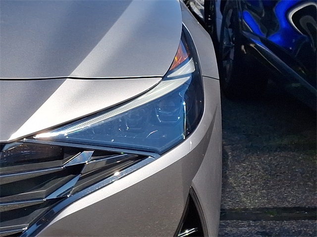 2023 Hyundai Elantra Limited photo 4
