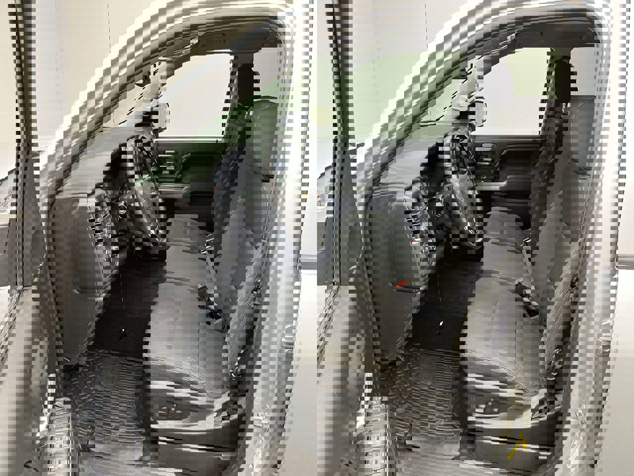 2015 Chevrolet Silverado 1500 LT photo 3