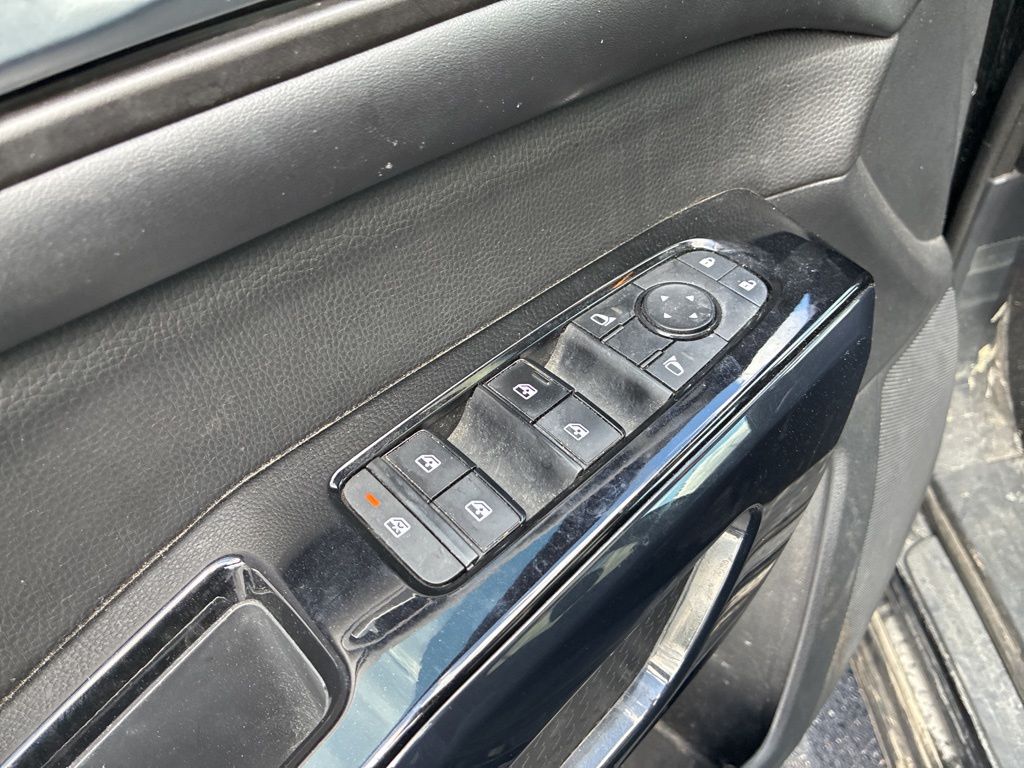 2022 Nissan Pathfinder SV photo 10