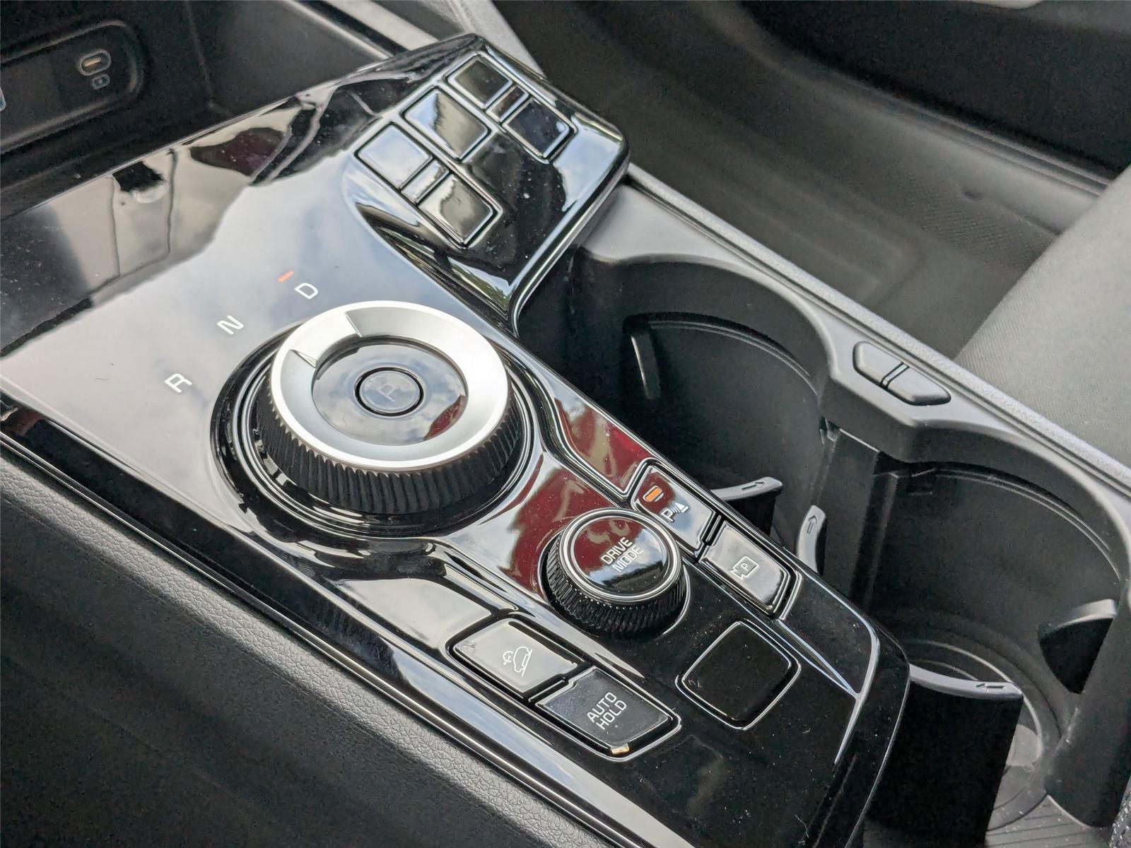 2025 Kia Sportage Hybrid LX photo 23