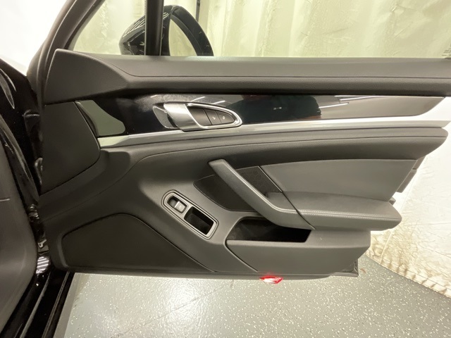 2016 Porsche Panamera E-Hybrid S photo 22