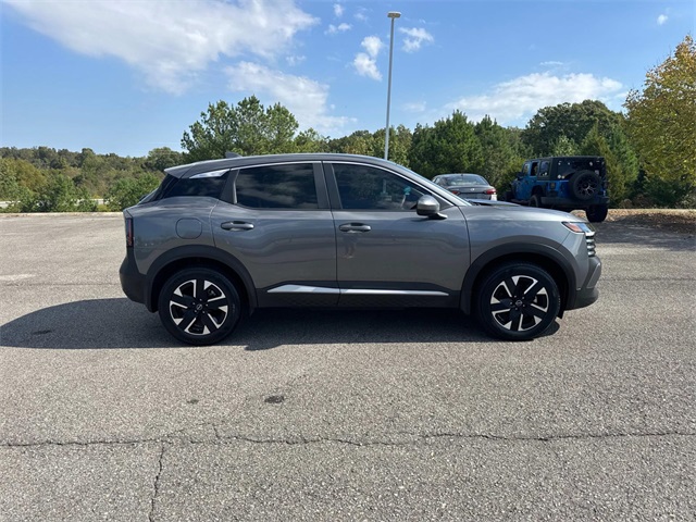 2025 Nissan Kicks SV photo 3