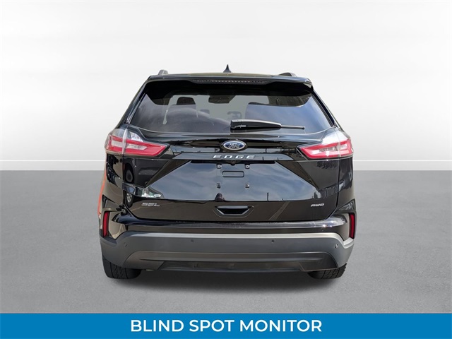 2022 Ford Edge SEL photo 3