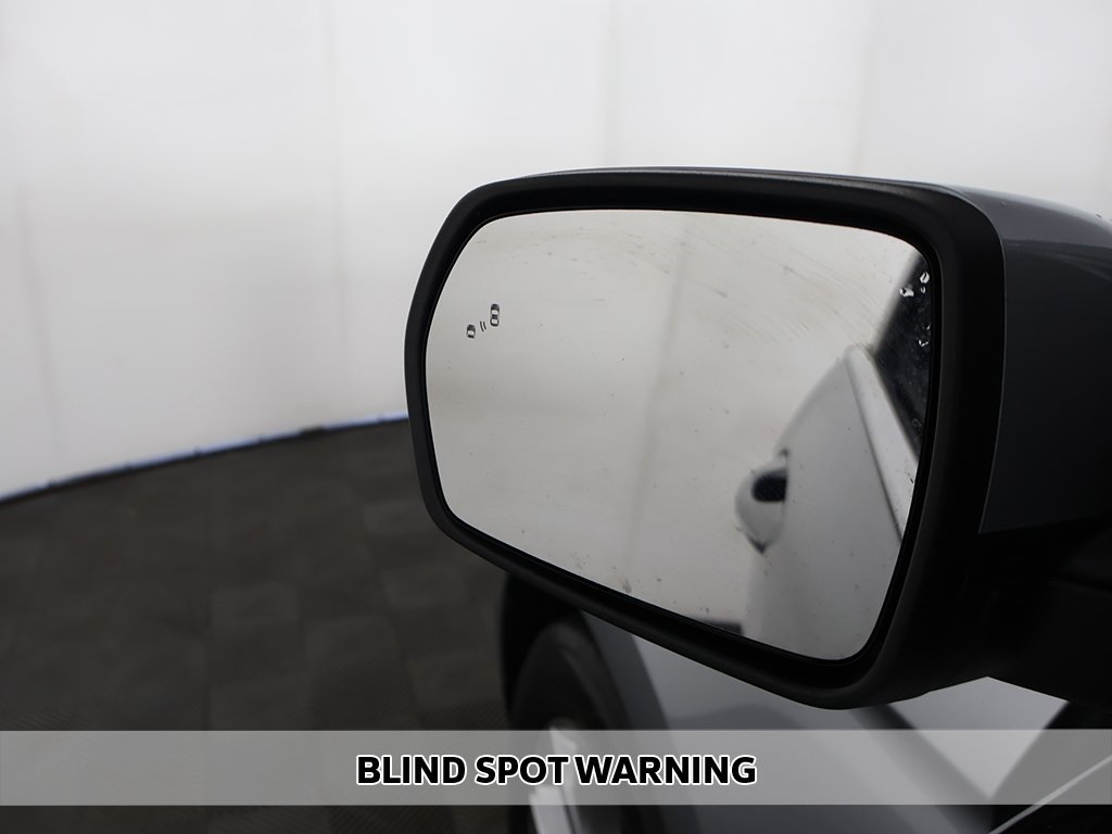 2022 Ford Edge Titanium photo 4