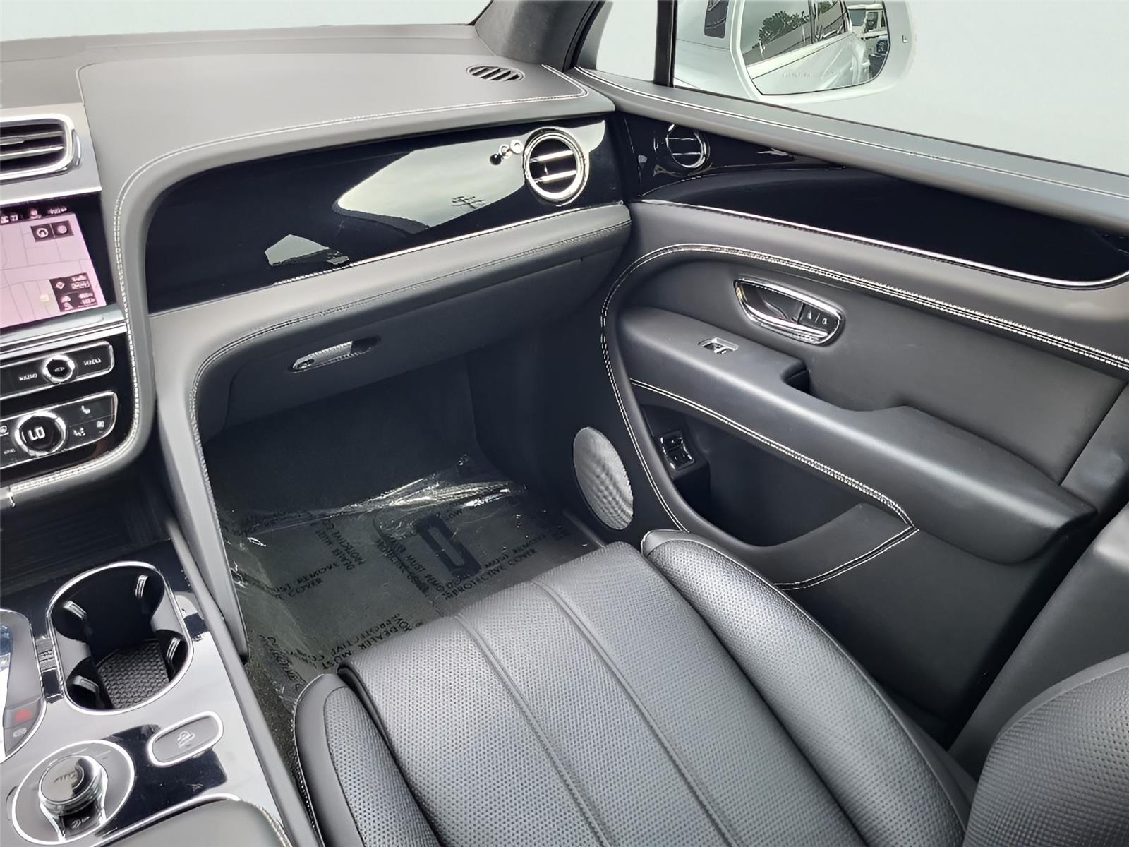 2021 Bentley Bentayga V8 photo 29