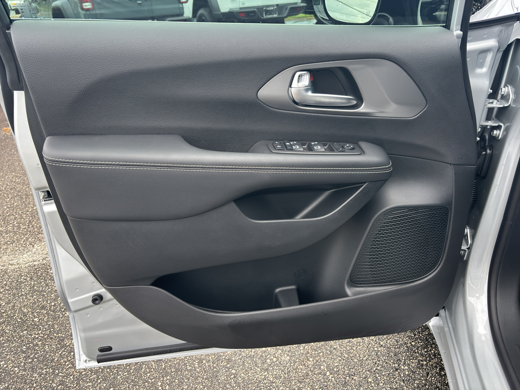 2026 Chrysler Voyager LX photo 23
