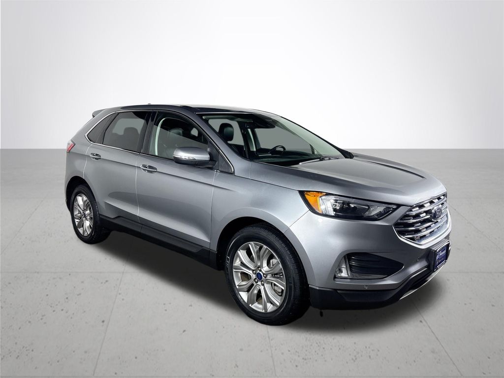 2022 Ford Edge Titanium photo 4