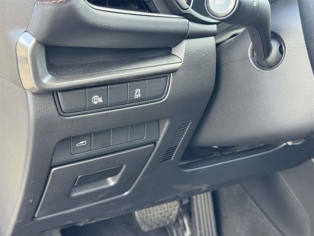 2025 Mazda Mazda3 2.5 Select Sport photo 28