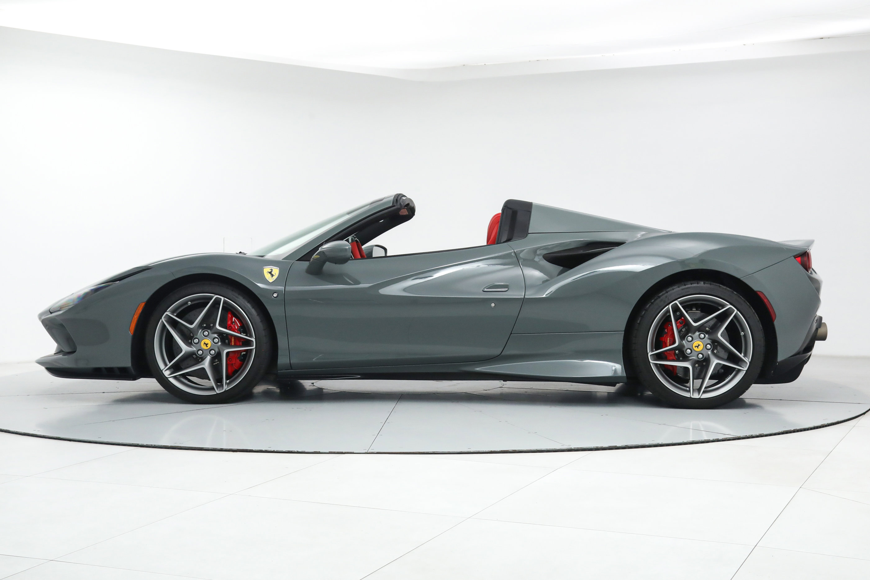 2023 Ferrari F8 Spider photo 2