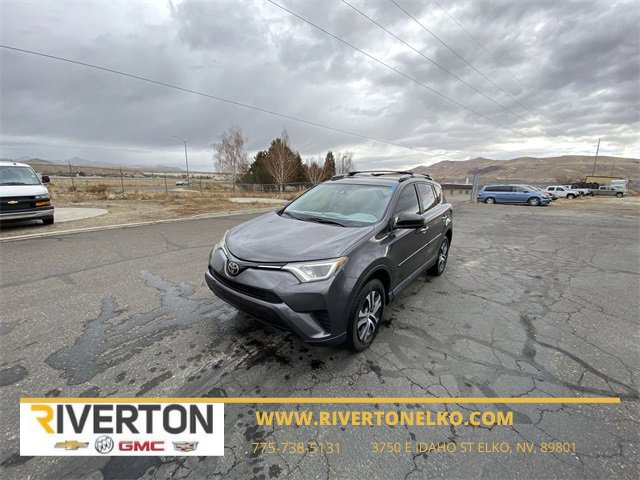 2018 Toyota RAV4 LE's photo