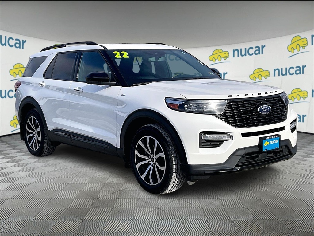 2022 Ford Explorer ST-LINE's photo