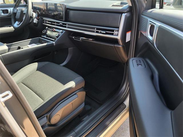 2026 Hyundai Santa Fe SE photo 4