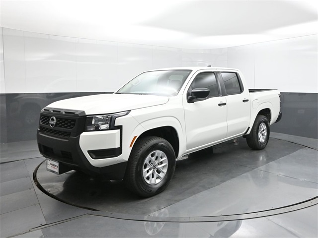 2025 Nissan Frontier S's photo