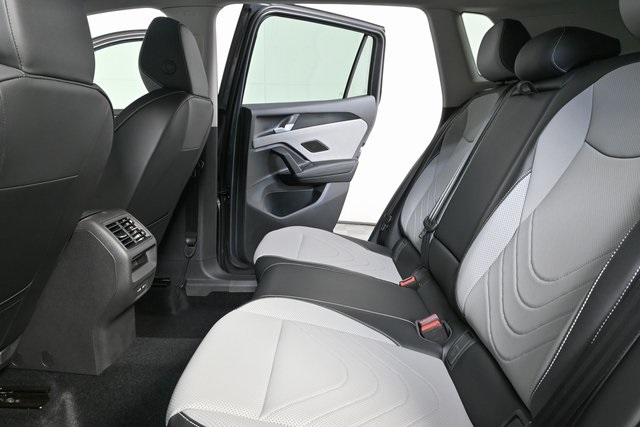 2025 Volkswagen Tiguan SE photo 16
