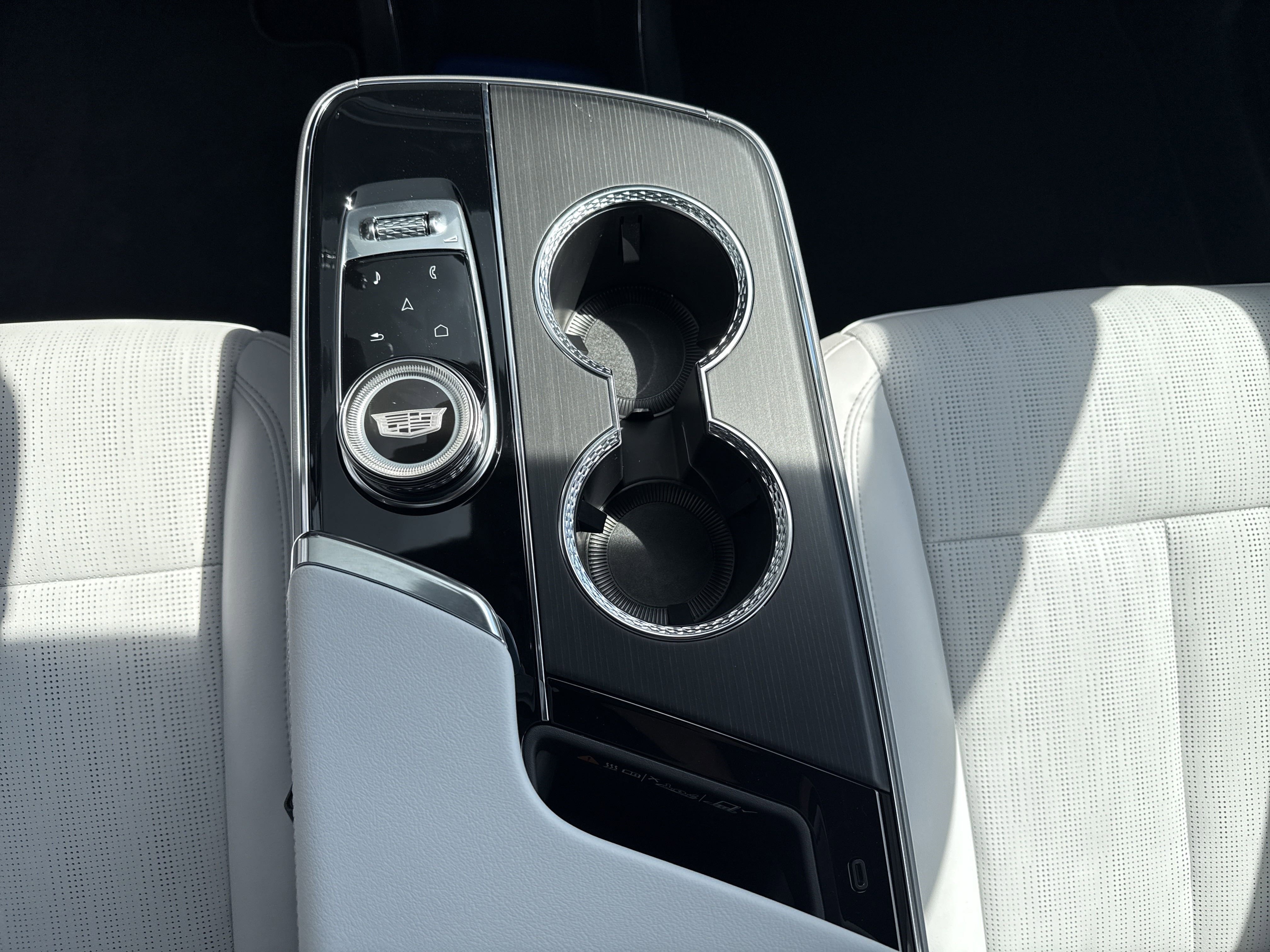 2025 Cadillac Lyriq Sport photo 14