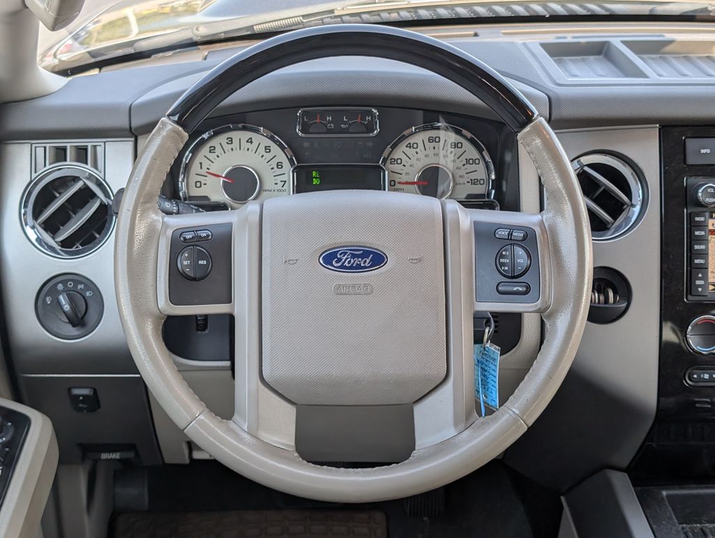 2013 Ford Expedition Limited photo 10