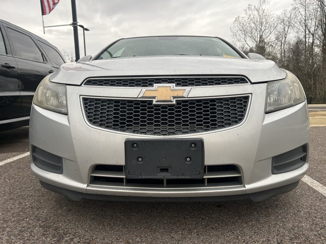 2012 Chevrolet Cruze photo 2