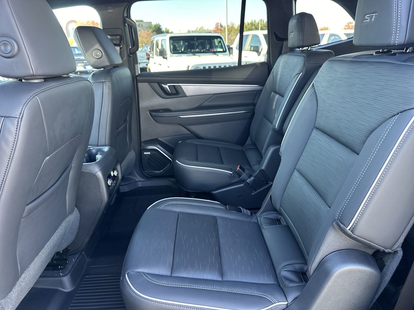 2025 Buick Enclave Sport Touring photo 5