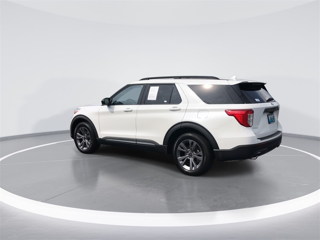 2023 Ford Explorer XLT photo 6