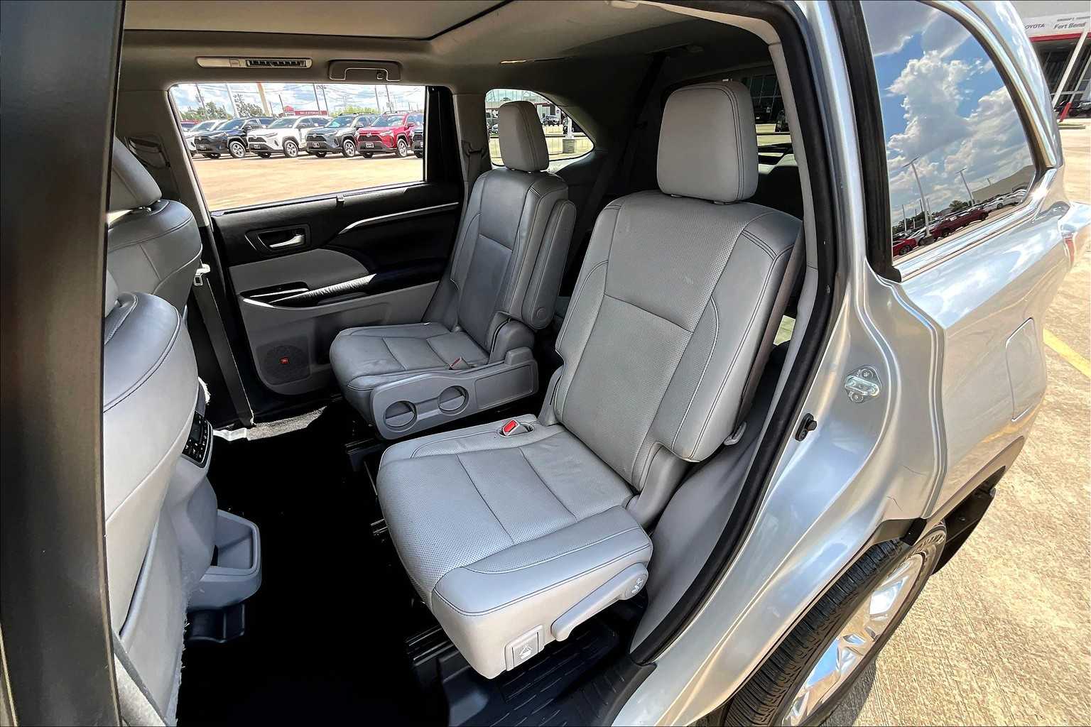 2016 Toyota Highlander Hybrid Limited Platinum photo 19