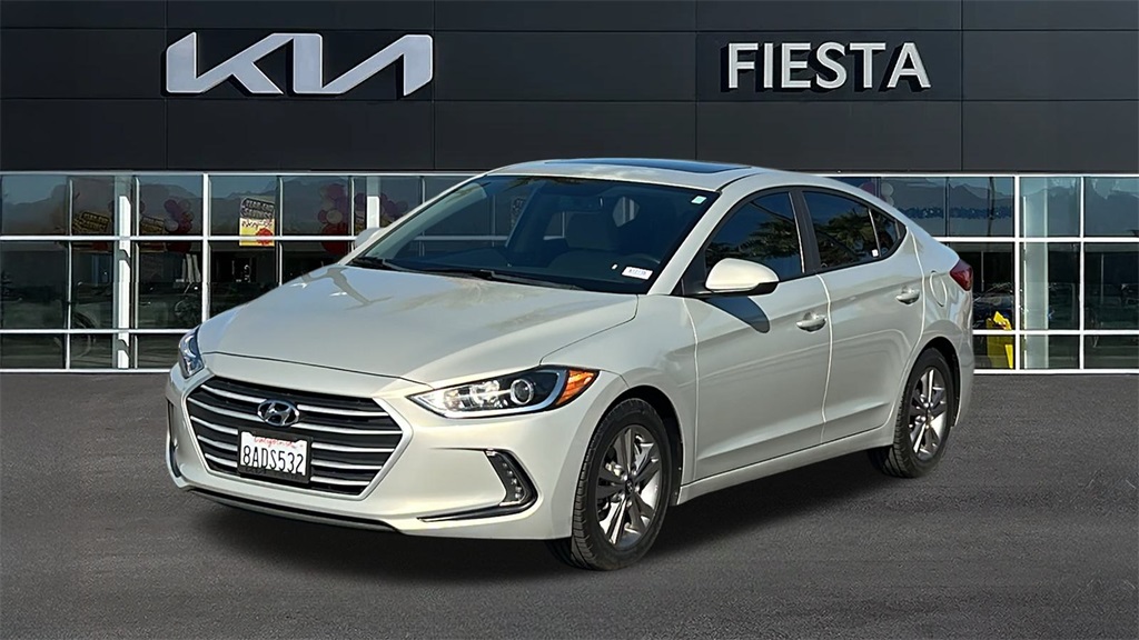 2017 Hyundai Elantra Value Edition photo 2