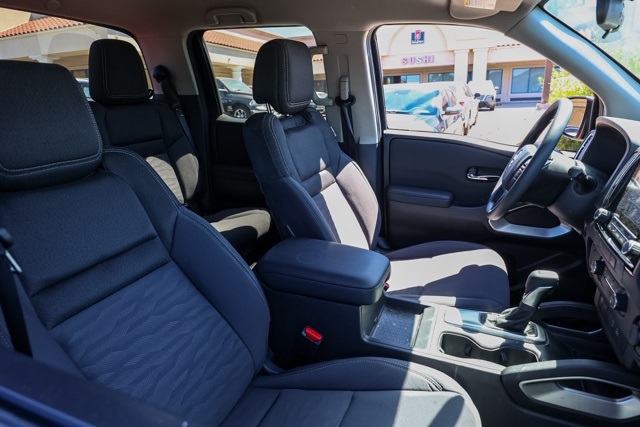 2024 Nissan Frontier SV photo 19