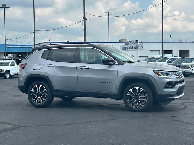 2022 Jeep Compass Limited photo 18