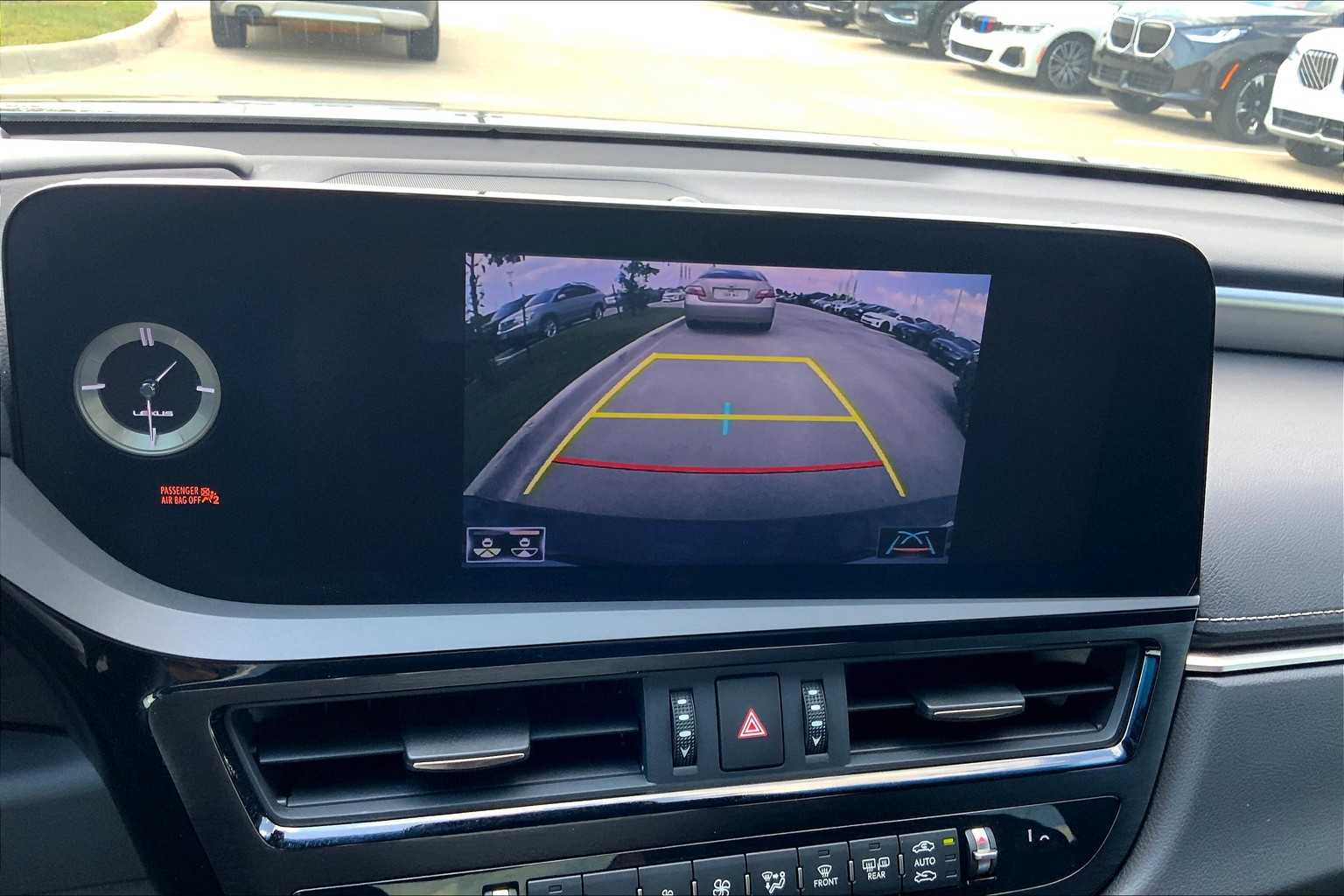 2022 Lexus ES F SPORT Handling photo 24