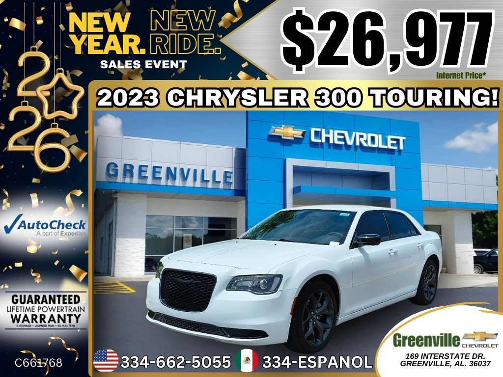 2023 Chrysler 300 Touring's photo