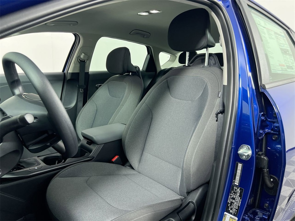 2025 Kia K4 LXS photo 14