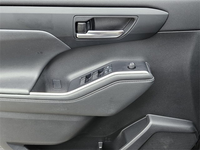 2022 Toyota Highlander Hybrid XLE photo 28
