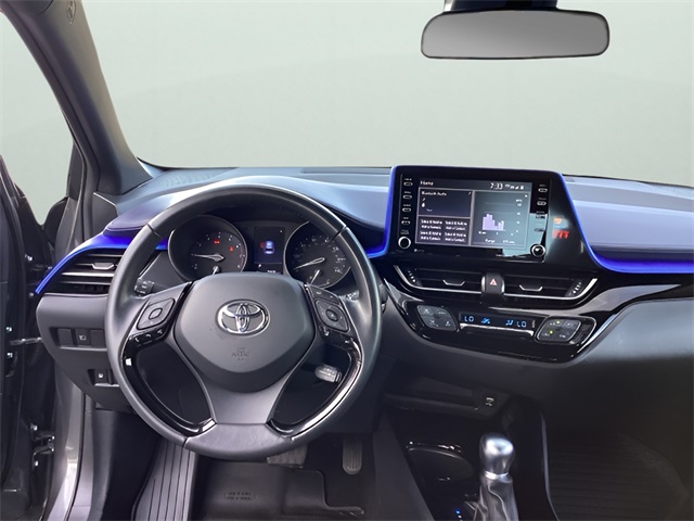 2022 Toyota C-HR XLE photo 17