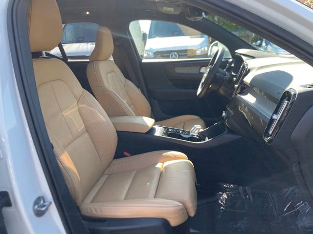 2022 Volvo XC40 T5 Inscription photo 28