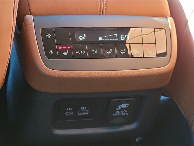 2025 Nissan Pathfinder Platinum photo 15