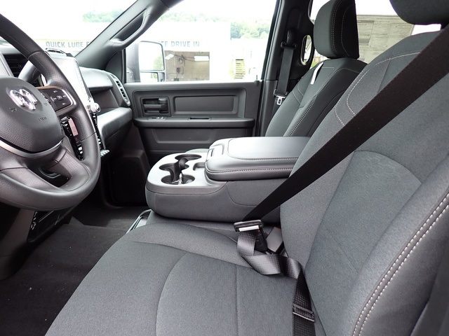 2025 Ram 2500 Tradesman photo 13
