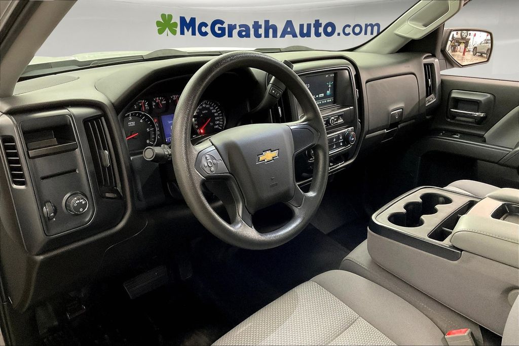 2017 Chevrolet Silverado 1500 Custom photo 13