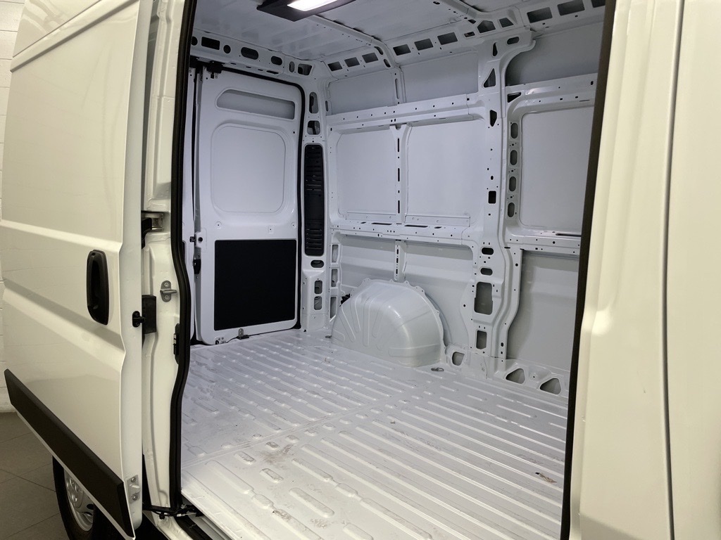 2026 Ram ProMaster 1500 photo 3