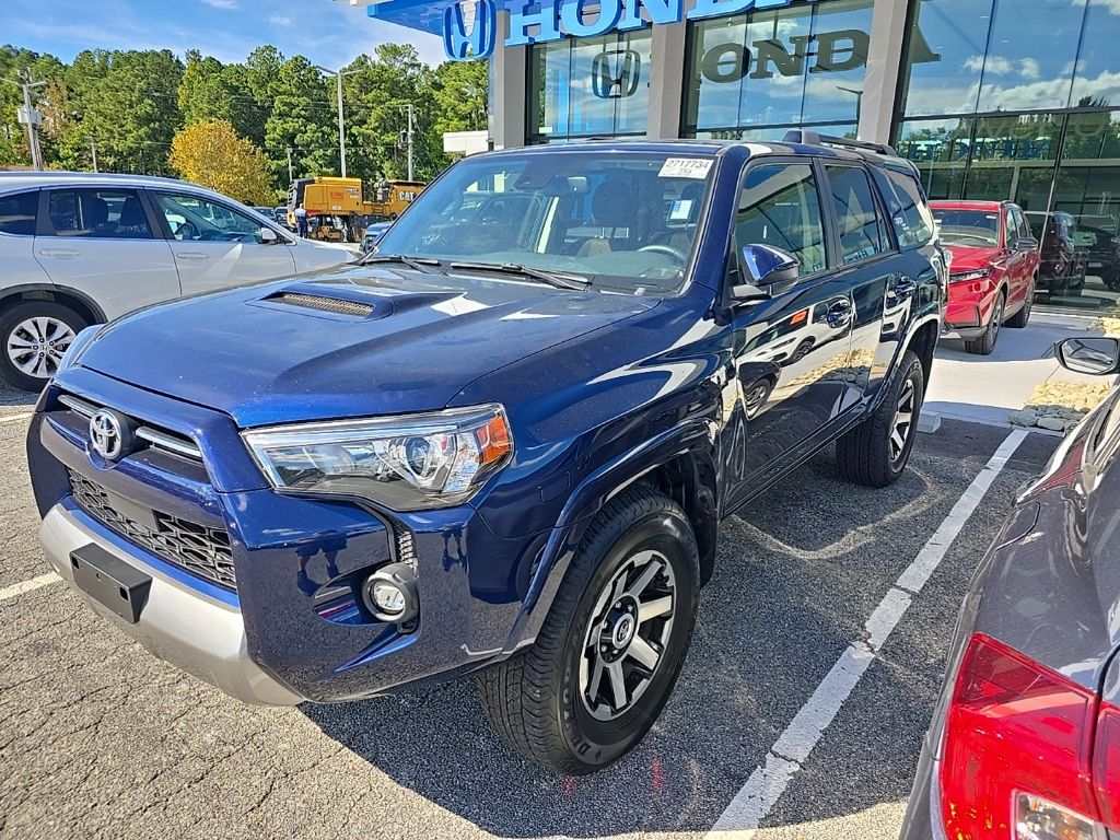 2024 Toyota 4Runner TRD Off-Road photo 2