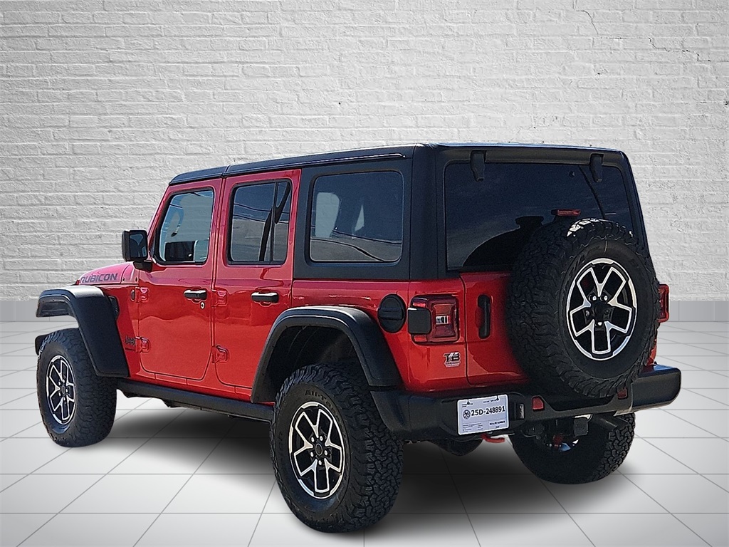 2025 Jeep Wrangler Rubicon photo 3