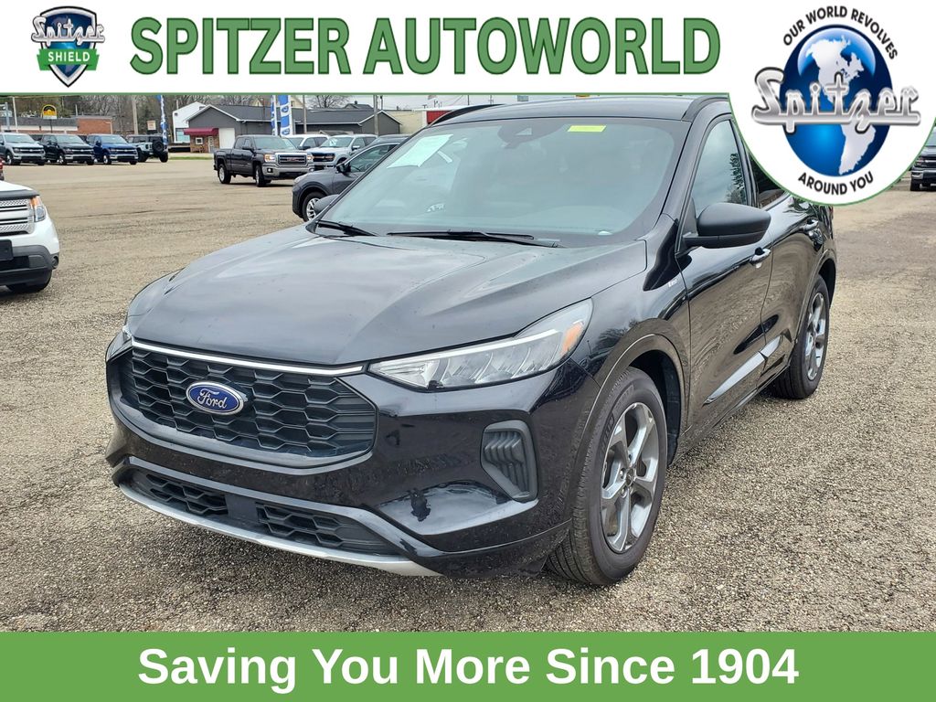 2024 Ford Escape ST-Line photo 2