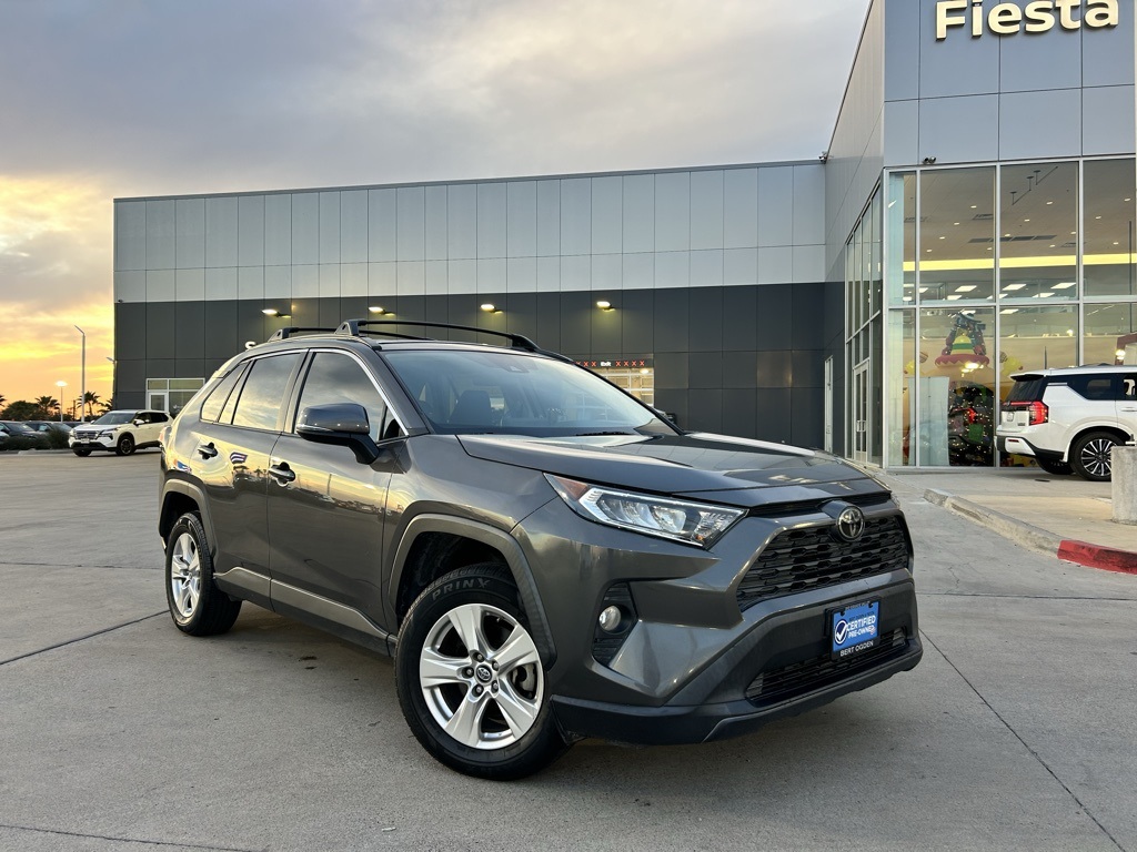 2019 Toyota RAV4 XLE's photo