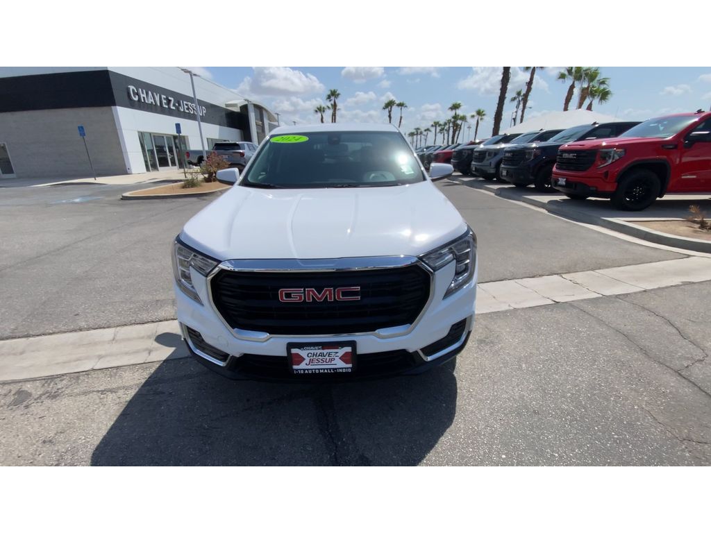 2024 Gmc Terrain SLE photo 3