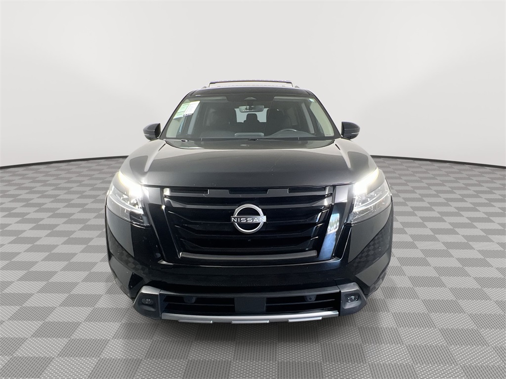 2023 Nissan Pathfinder SL photo 3