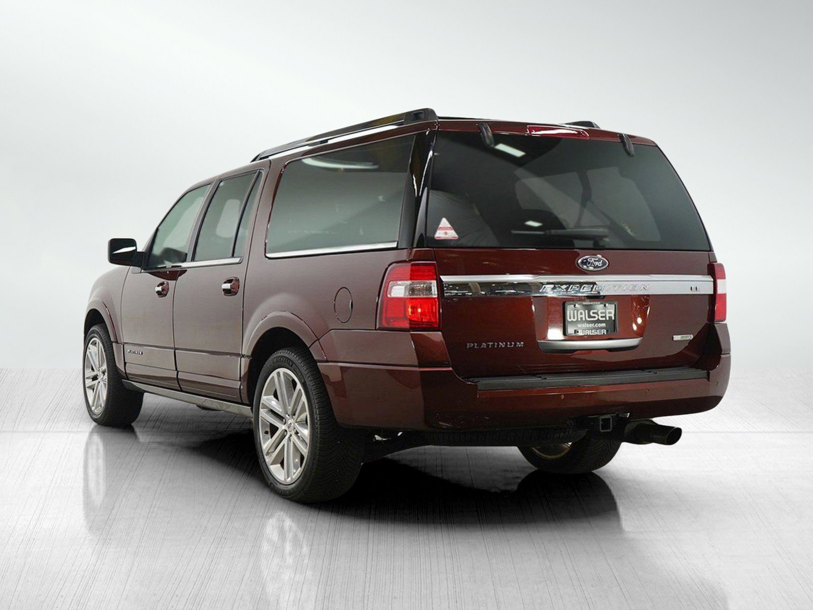 2016 Ford Expedition EL Platinum photo 2