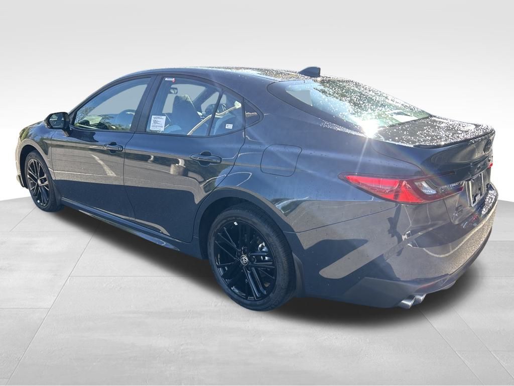 2026 Toyota Camry SE photo 3