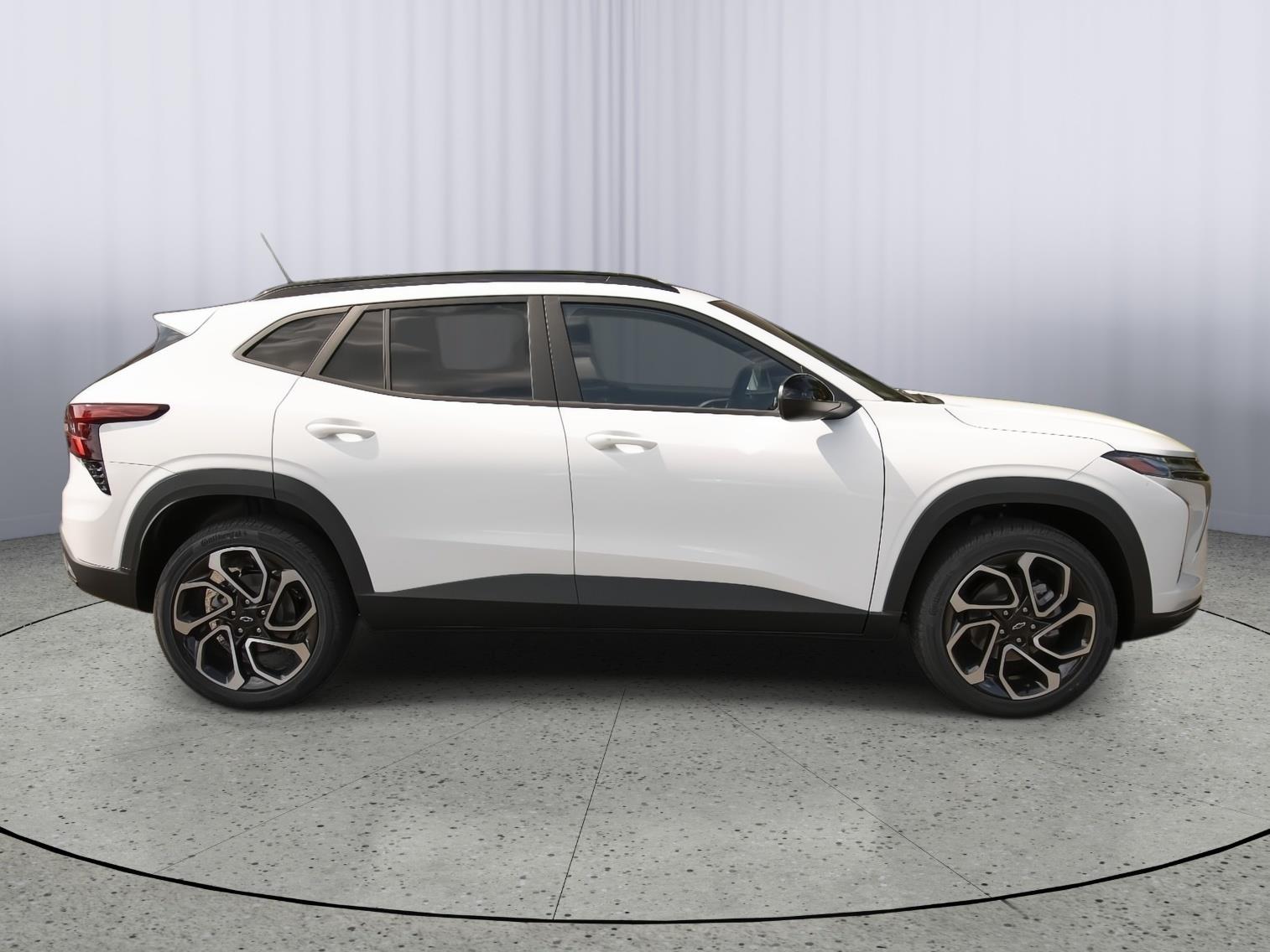 2025 Chevrolet Trax photo 7