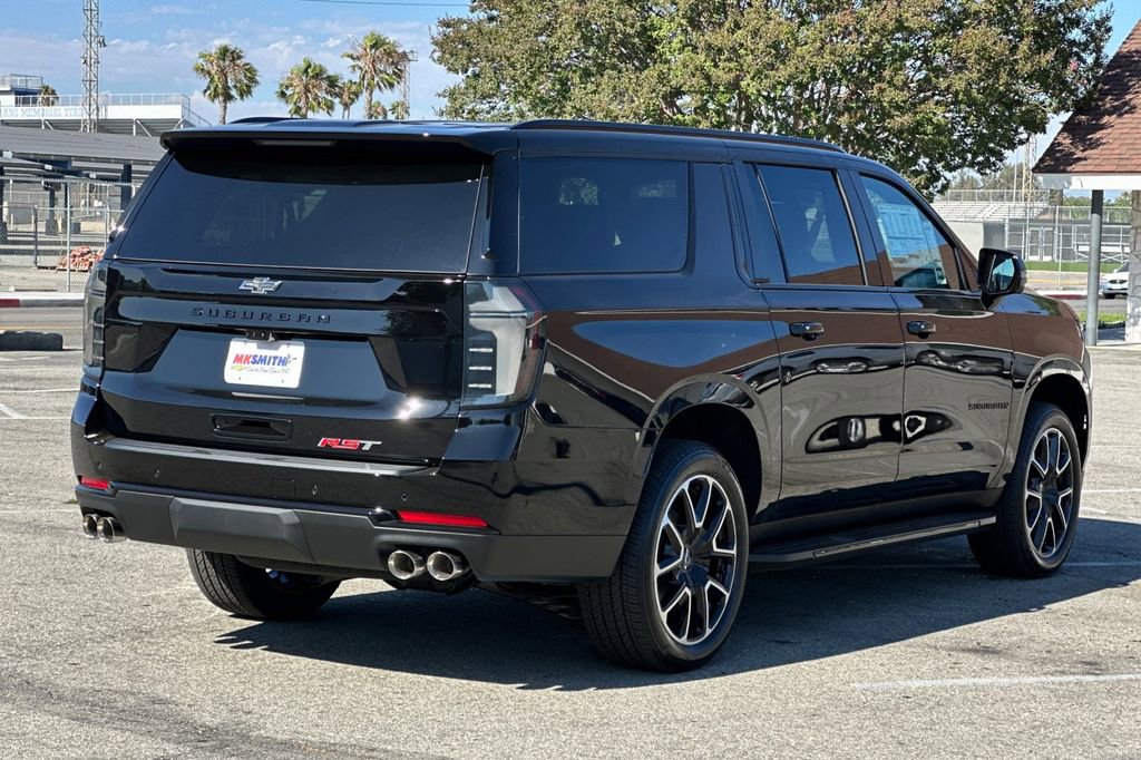 2025 Chevrolet Suburban RST photo 3