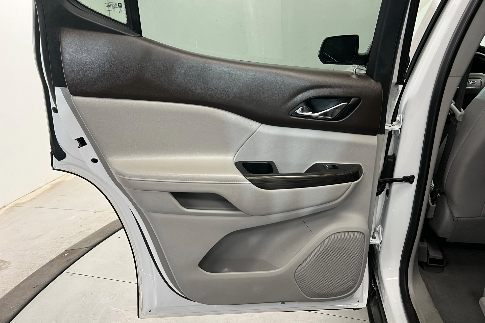 2023 Gmc Acadia SLT photo 10