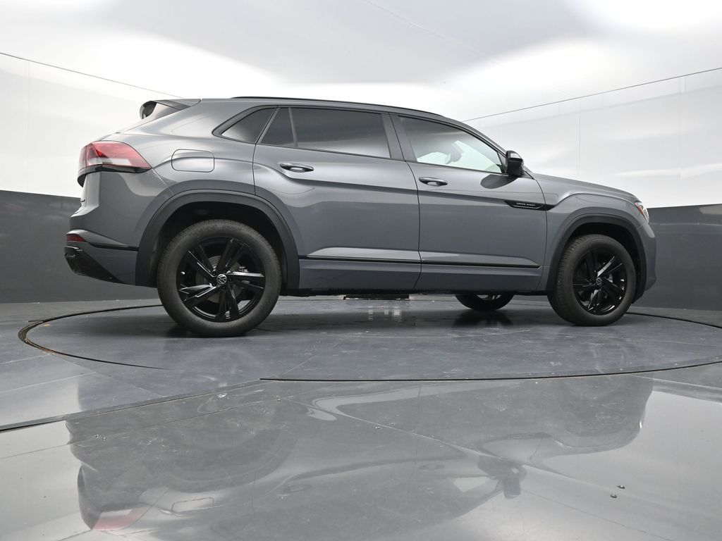2025 Volkswagen Atlas Cross Sport SEL R-Line photo 22