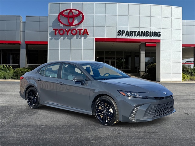 2025 Toyota Camry SE's photo